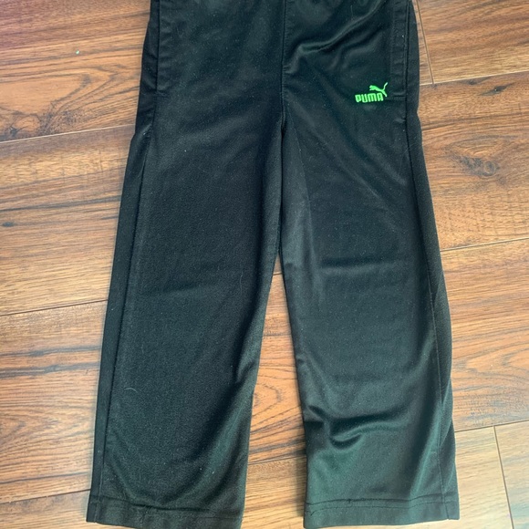 Boys athletic pants! Lime green puma under pocket - Picture 1 of 1